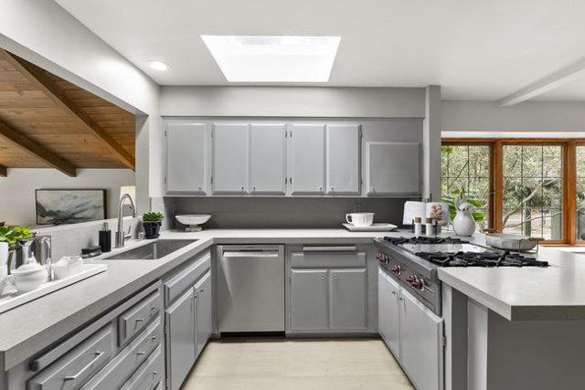 300 Chesham Avenue, San Carlos CA: https://media.crmls.org/mediaz/a8e783ae-8d72-43de-ad0a-a60b1496919a.jpg