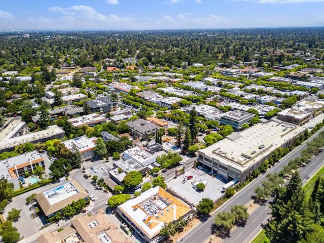 17 Oak Street, Los Altos CA: https://media.crmls.org/mediaz/a8e7942e-b05f-4d03-8cdc-9b3952268c17.jpg