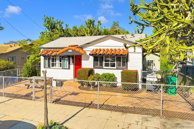918 27Th St, San Diego CA: https://media.crmls.org/mediaz/a8e82e05-e5f1-4fda-8dc0-58aaf00ce447.jpg