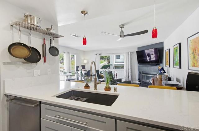 Detail Gallery Image 9 of 41 For 3350 Cherokee Ave #25,  San Diego,  CA 92104 - 2 Beds | 2/1 Baths