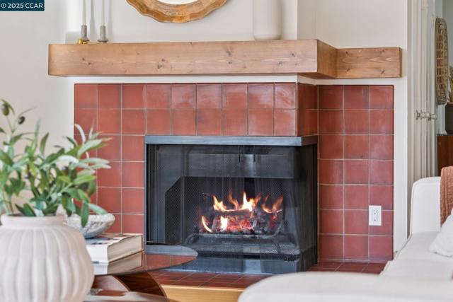 500 Vernon, Oakland CA: https://media.crmls.org/mediaz/a8e8bec0-5242-4cdd-8227-481f416ebe5d.jpg