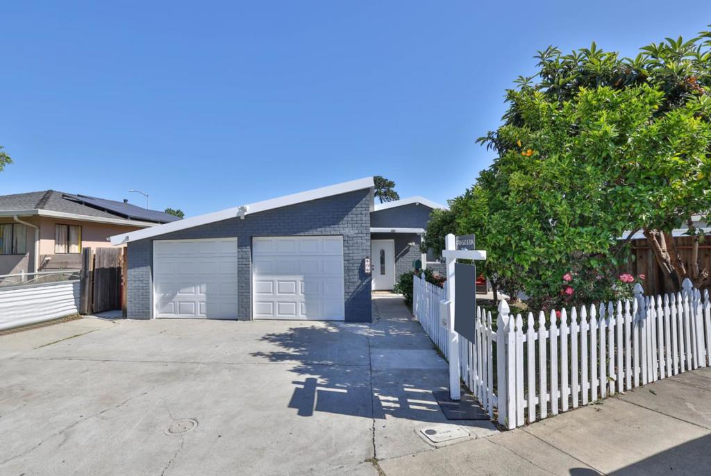 434 Hibiscus Court