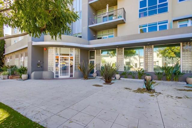 3740 Park Boulevard, San Diego CA: https://media.crmls.org/mediaz/a8eafd6c-d673-45f6-a4de-69c95df2e9b4.jpg