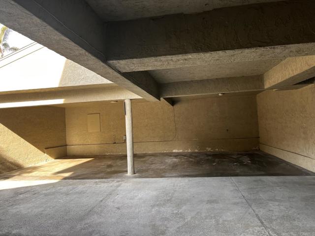 4587 Cove Drive, Carlsbad CA: https://media.crmls.org/mediaz/a8eb46c0-5e07-432f-8702-152d3c06e2f1.jpg