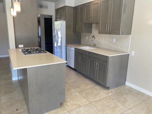 48190 Birdie Way, Palm Desert CA: https://media.crmls.org/mediaz/a8ec0151-839d-4986-930f-1dd6d36ccb33.jpg