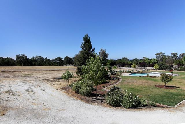 475 Torrano Court, Hollister CA: https://media.crmls.org/mediaz/a8ec4ef6-154f-4301-99a1-ce01cf86ab67.jpg