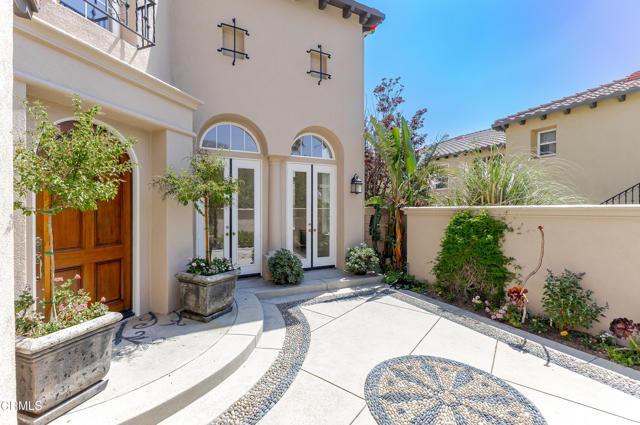 3911 Lilac Canyon Lane, Altadena CA: https://media.crmls.org/mediaz/a8ec5ce9-f888-4d02-964c-855e6831960e.jpg