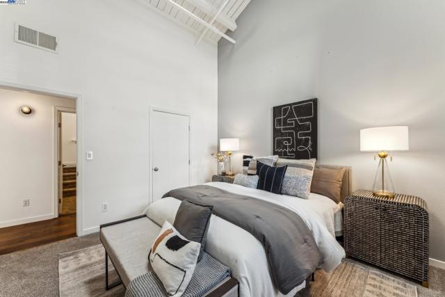 311 4th St, Oakland CA: https://media.crmls.org/mediaz/a8ed87ea-58b8-4ed0-846a-d6cad7d8d06a.jpg