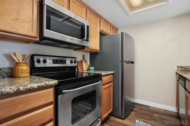 15048 Avenida Venusto, San Diego CA: https://media.crmls.org/mediaz/a8ed978d-f535-4347-983d-4c3e61da69c0.jpg