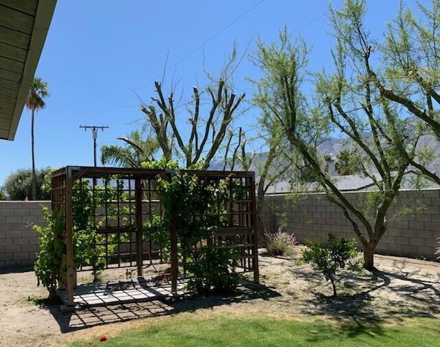3045 N Cerritos Road, Palm Springs CA: https://media.crmls.org/mediaz/a8ee07e8-0112-4aab-adc1-367a572b9e96.jpg