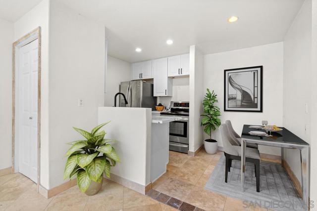 6690 University Ave, San Diego CA: https://media.crmls.org/mediaz/a8ee5d3d-e82f-4d5f-bd48-b2a92c7b248a.jpg