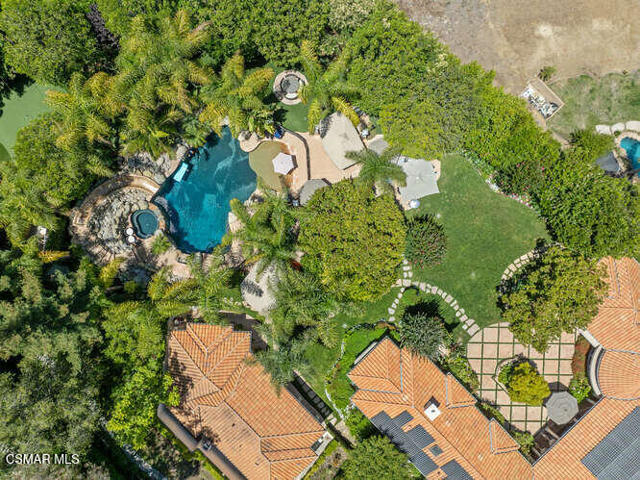 421 Whitegate Road, Thousand Oaks CA: https://media.crmls.org/mediaz/a8ee8693-045b-4c9e-b03a-1b9edbbcc16a.jpg