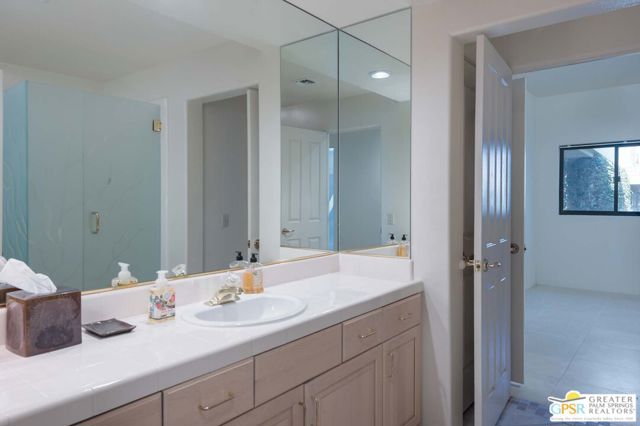 40840 Centennial Circle, Palm Desert CA: https://media.crmls.org/mediaz/a8eedd18-4aba-4ba9-8952-baa0666d7f0e.jpg