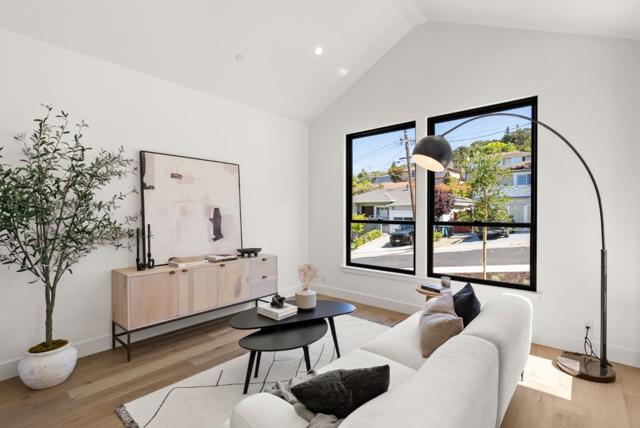 310 W 39th Avenue, San Mateo CA: https://media.crmls.org/mediaz/a8ef0f6f-5842-4be6-bdb2-674967442e47.jpg