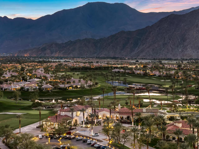 50605 Verano Drive, La Quinta CA: https://media.crmls.org/mediaz/a8ef5577-5ef7-440d-98c4-9dc85047fcb8.jpg