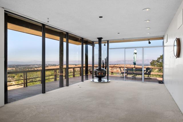 30 Pine Ridge Way, Portola Valley CA: https://media.crmls.org/mediaz/a8efa555-ffe4-4797-8195-40da043b367b.jpg