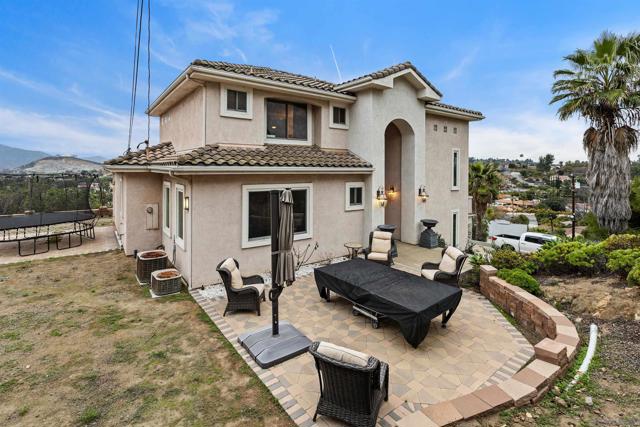 1566 Plantation Way, El Cajon CA: https://media.crmls.org/mediaz/a8eff179-5cb3-47e4-9d0f-4983cffbfa35.jpg