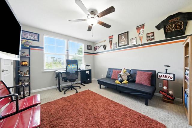 160 Sarafina Way, Gilroy CA: https://media.crmls.org/mediaz/a8f01d97-2eb4-4426-9e04-c110f6730f50.jpg