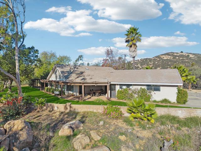 26086 Bear Valley Heights Road, Escondido CA: https://media.crmls.org/mediaz/a8f065ee-bb67-437b-af95-51e4abb675e6.jpg