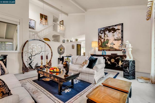 117 Alta Mesa Ct, Moraga CA: https://media.crmls.org/mediaz/a8f066bb-844c-4371-848f-e9ac3cb37ccc.jpg
