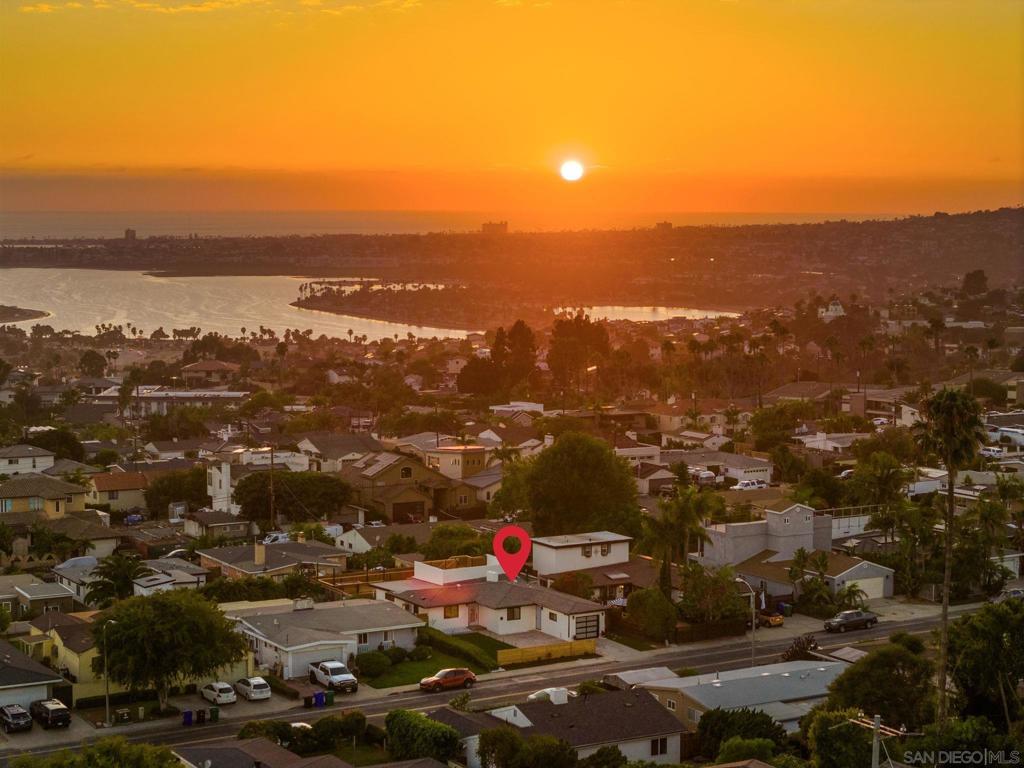 https://media.crmls.org/mediaz/a8f0f608-07d0-4d3c-abe7-26153cfc6f7c.jpg?preset=X-Large