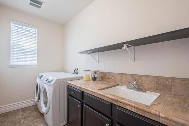 13713 Sherman Boulevard, Marina CA: https://media.crmls.org/mediaz/a8f12d91-e7ae-4209-9458-ad0f8a39ab6a.jpg