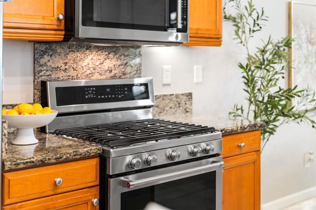 215 W Santa Cruz Way, Mountain House CA: https://media.crmls.org/mediaz/a8f208d6-2512-4837-ad0f-57fe3935b2e8.jpg