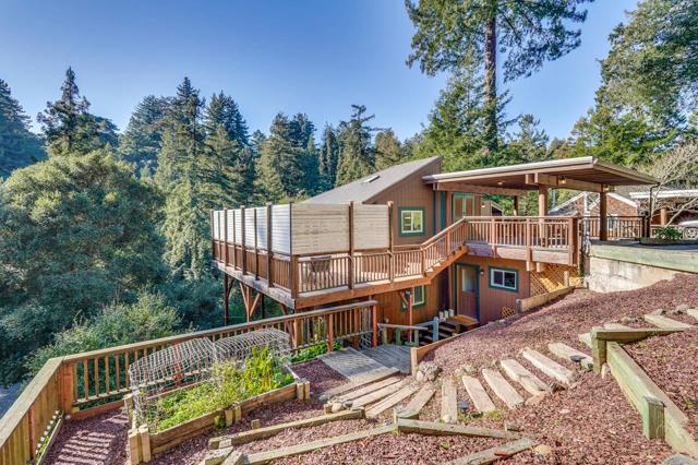 851 Burns Avenue, Aptos CA: https://media.crmls.org/mediaz/a8f2e93c-bd8f-483e-992d-dd8195568e23.jpg
