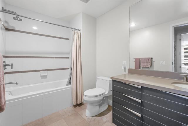 Detail Gallery Image 19 of 39 For 1325 Pacific Hwy, San Diego,  CA 92101 - 2 Beds | 2 Baths