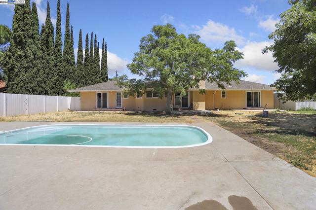 Image 40 of 47 For 16650 Von Sosten Road