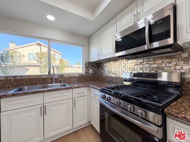 37740 Duffel Street, Palmdale CA: https://media.crmls.org/mediaz/a8f63212-8ab8-43c7-8769-87dd16588db1.jpg