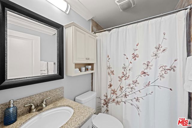 5335 Cartwright Avenue, North Hollywood CA: https://media.crmls.org/mediaz/a8f6917d-75a0-4d8f-b988-c057a22fd84e.jpg