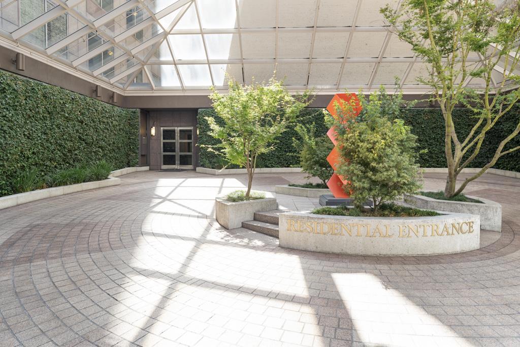 333 Bush Street #3901