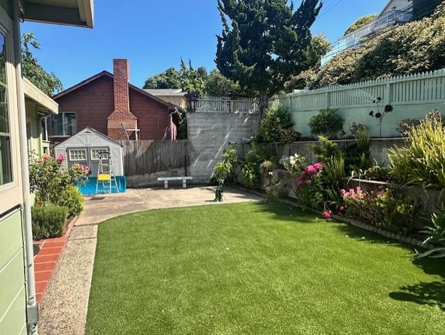 253 Humboldt Road, Brisbane CA: https://media.crmls.org/mediaz/a8f70938-3885-498d-8d59-b7b81f0a781e.jpg