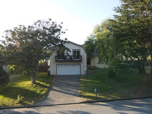 15105 Charter Oak Boulevard, Salinas CA: https://media.crmls.org/mediaz/a8f71029-7d2a-45e1-8577-d747a4c81da1.jpg