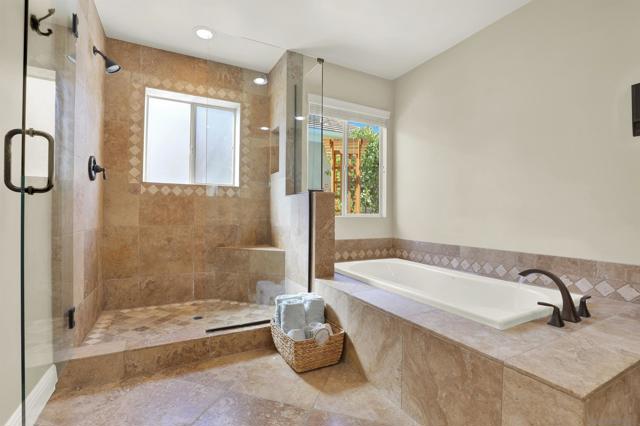1033 1035 Summit Trl, Escondido CA: https://media.crmls.org/mediaz/a8f7951d-cfca-4b89-a1a1-74315713ac92.jpg