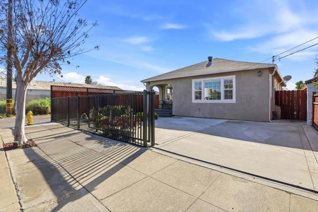 166 E Humboldt Street, San Jose CA: https://media.crmls.org/mediaz/a8fa0a7b-c0aa-4989-b57c-26eb1228be0e.jpg