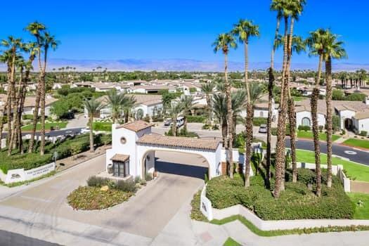 54125 E Residence Club Drive Drive, La Quinta CA: https://media.crmls.org/mediaz/a8fa4789-ef8f-4c03-9903-65b1e6c9b3e1.jpg
