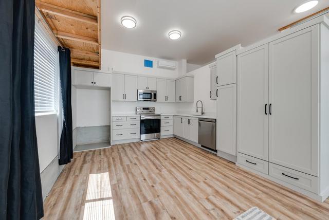 121 Day Valley Lane, Aptos CA: https://media.crmls.org/mediaz/a8fa7fc9-f117-4fba-ad99-d872be4e2669.jpg