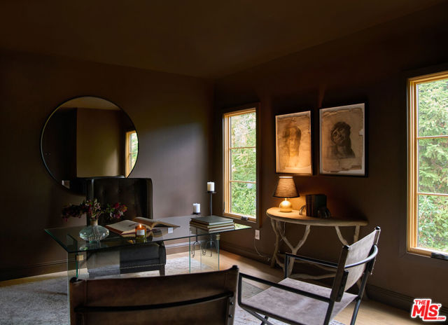 3620 Wrightwood Drive, Studio City CA: https://media.crmls.org/mediaz/a8fa9b55-1410-404d-8163-2c66b0e07006.jpg