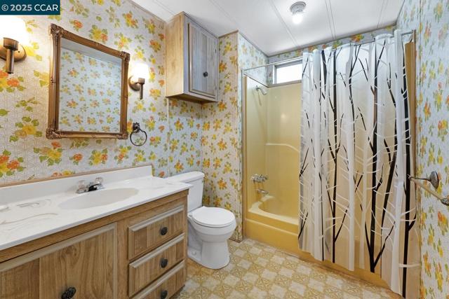 2161 Dalis Drive, Concord CA: https://media.crmls.org/mediaz/a8fab5c7-8e74-4b5c-ad16-03bf569bc87f.jpg