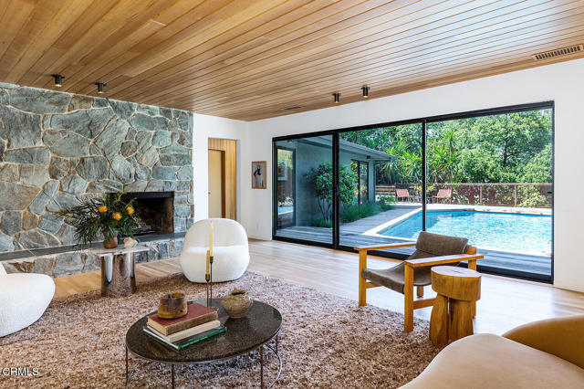 808 Inverness Drive, La Canada Flintridge CA: https://media.crmls.org/mediaz/a8facee4-64c5-4db9-888f-0943d1cde324.jpg