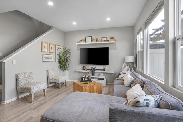 Detail Gallery Image 10 of 21 For 6363 Avenida De Las Vistas #4,  San Diego,  CA 92154 - 3 Beds | 2/1 Baths