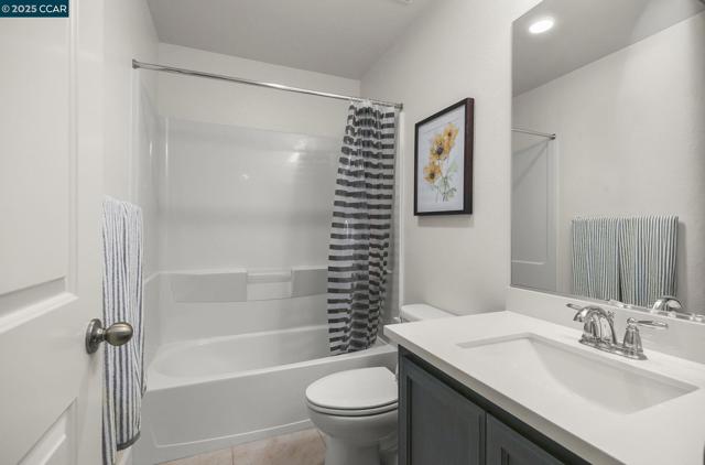 38976 Primula Ter, Newark CA: https://media.crmls.org/mediaz/a8fb45bf-e133-4539-969a-e8bf88e813e9.jpg