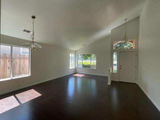 1801 Patton Drive, Modesto CA: https://media.crmls.org/mediaz/a8fbe5c3-7b7c-4135-95e0-aafe6a513905.jpg
