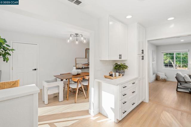 117 Montana Dr, Danville CA: https://media.crmls.org/mediaz/a8fbf798-89ef-4207-9d1f-718ca8dba96a.jpg
