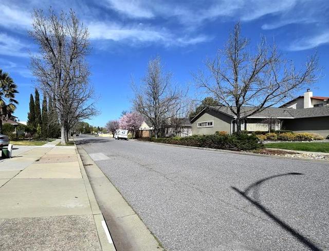 4407 Jonquil Drive, San Jose CA: https://media.crmls.org/mediaz/a8fc60e0-84ca-4121-91ad-a879e8accad6.jpg