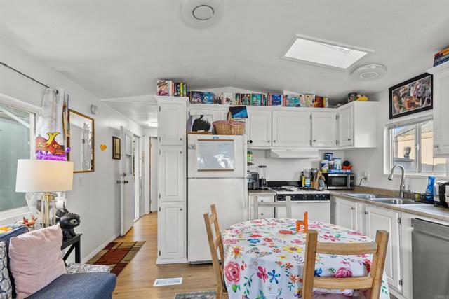 Detail Gallery Image 4 of 17 For 998 E Main St #31,  El Cajon,  CA 92021 - 1 Beds | 1 Baths