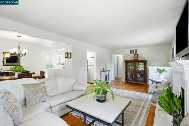Image 4 of 49 For 755 Palmer Road