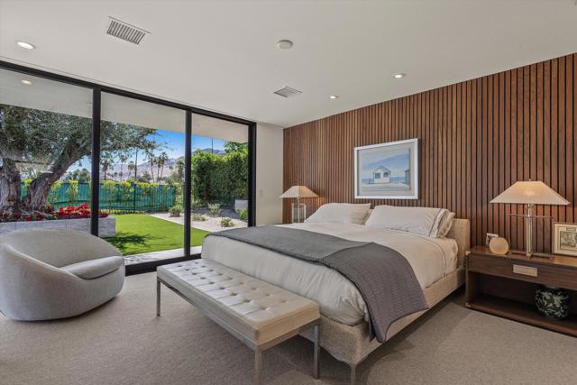 2290 S Yosemite Drive, Palm Springs CA: https://media.crmls.org/mediaz/a8fd8a51-d3d0-42a5-926c-75fde0f0e74d.jpg